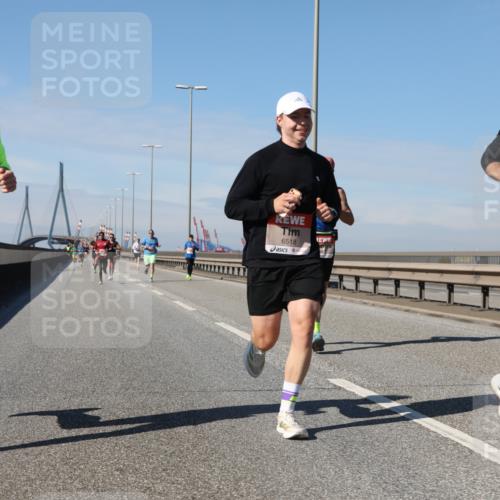 03.10.2025 - Köhlbrandbrückenlauf Yannick Fuchs http://msf.ph/oto/9185020 03.10.2025 11:42:04 Position 3 19, 6518, 6520 meine-sportfotos.de