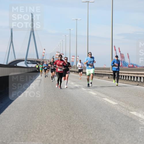 03.10.2025 - Köhlbrandbrückenlauf Yannick Fuchs http://msf.ph/oto/9185021 03.10.2025 11:42:04 Position 3  meine-sportfotos.de