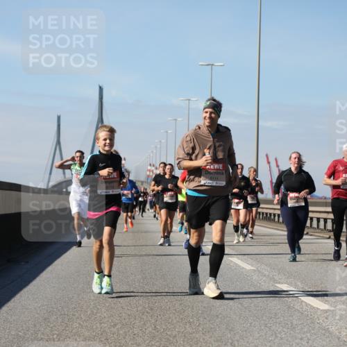 03.10.2025 - Köhlbrandbrückenlauf Yannick Fuchs http://msf.ph/oto/9185022 03.10.2025 12:03:14 Position 3 6113, 6114 meine-sportfotos.de