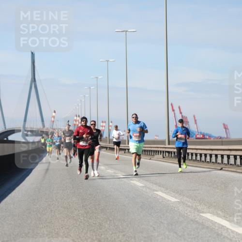 03.10.2025 - Köhlbrandbrückenlauf Yannick Fuchs http://msf.ph/oto/9185028 03.10.2025 11:42:05 Position 3  meine-sportfotos.de
