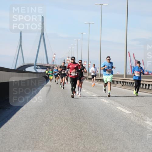 03.10.2025 - Köhlbrandbrückenlauf Yannick Fuchs http://msf.ph/oto/9185032 03.10.2025 11:42:05 Position 3  meine-sportfotos.de