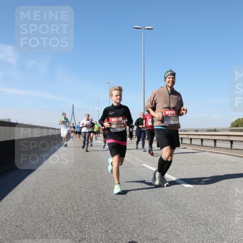 03.10.2025 - Köhlbrandbrückenlauf Yannick Fuchs http://msf.ph/oto/9185037 03.10.2025 12:03:17 Position 3 6114 meine-sportfotos.de
