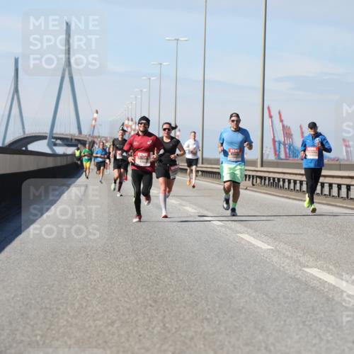 03.10.2025 - Köhlbrandbrückenlauf Yannick Fuchs http://msf.ph/oto/9185041 03.10.2025 11:42:06 Position 3  meine-sportfotos.de