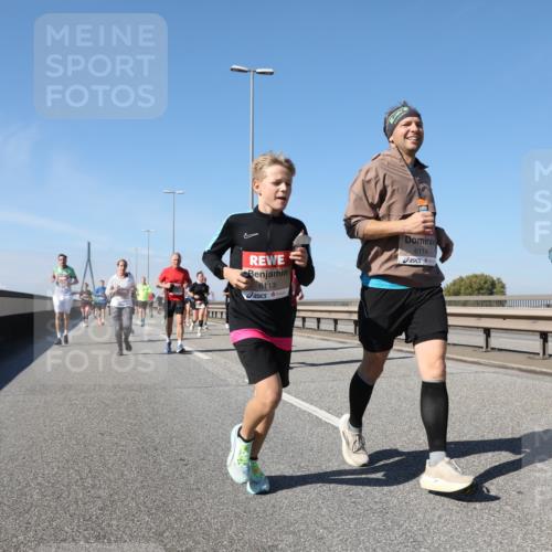 03.10.2025 - Köhlbrandbrückenlauf Yannick Fuchs http://msf.ph/oto/9185044 03.10.2025 12:03:18 Position 3 6113, 6114 meine-sportfotos.de