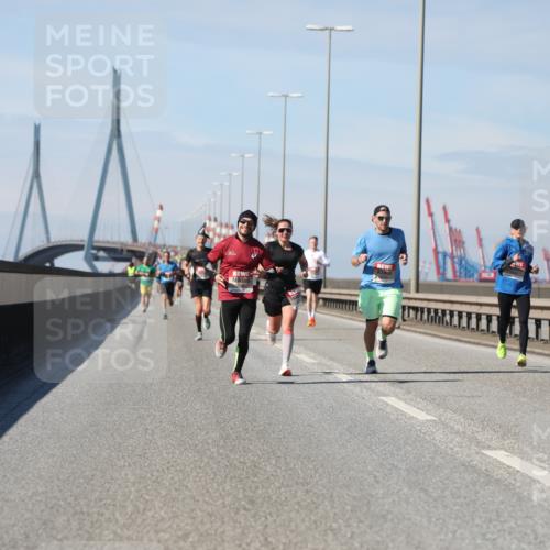 03.10.2025 - Köhlbrandbrückenlauf Yannick Fuchs http://msf.ph/oto/9185045 03.10.2025 11:42:06 Position 3  meine-sportfotos.de