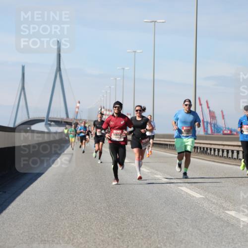 03.10.2025 - Köhlbrandbrückenlauf Yannick Fuchs http://msf.ph/oto/9185048 03.10.2025 11:42:07 Position 3 12, 4186 meine-sportfotos.de