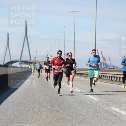 03.10.2025 - Köhlbrandbrückenlauf Yannick Fuchs http://msf.ph/oto/9185052 03.10.2025 11:42:07 Position 3  meine-sportfotos.de