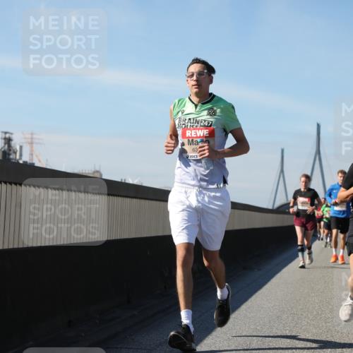 03.10.2025 - Köhlbrandbrückenlauf Yannick Fuchs http://msf.ph/oto/9185064 03.10.2025 12:03:20 Position 3 247, 63, 6652 meine-sportfotos.de