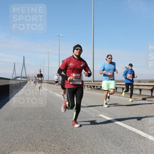 03.10.2025 - Köhlbrandbrückenlauf Yannick Fuchs http://msf.ph/oto/9185084 03.10.2025 11:42:10 Position 3 712, 4186 meine-sportfotos.de