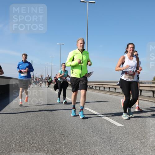 03.10.2025 - Köhlbrandbrückenlauf Yannick Fuchs http://msf.ph/oto/9185099 03.10.2025 12:03:25 Position 3 49117, 46394 meine-sportfotos.de