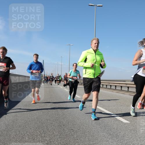 03.10.2025 - Köhlbrandbrückenlauf Yannick Fuchs http://msf.ph/oto/9185101 03.10.2025 12:03:25 Position 3 4911, 6394 meine-sportfotos.de