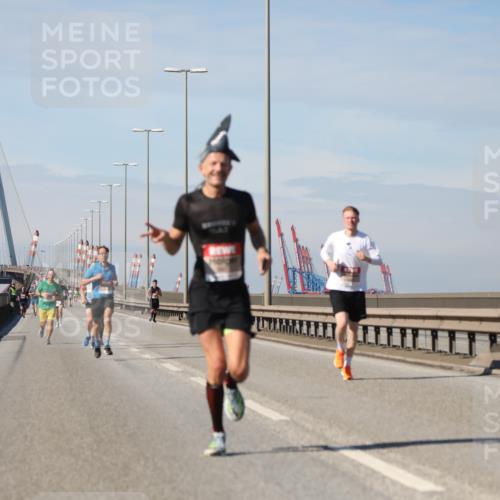 03.10.2025 - Köhlbrandbrückenlauf Yannick Fuchs http://msf.ph/oto/9185104 03.10.2025 11:42:13 Position 3  meine-sportfotos.de