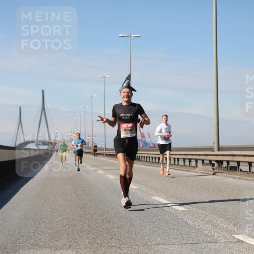 03.10.2025 - Köhlbrandbrückenlauf Yannick Fuchs http://msf.ph/oto/9185105 03.10.2025 11:42:14 Position 3 6412 meine-sportfotos.de
