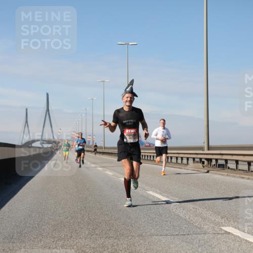 03.10.2025 - Köhlbrandbrückenlauf Yannick Fuchs http://msf.ph/oto/9185107 03.10.2025 11:42:14 Position 3 6417 meine-sportfotos.de