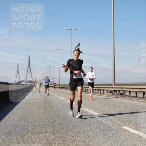 03.10.2025 - Köhlbrandbrückenlauf Yannick Fuchs http://msf.ph/oto/9185109 03.10.2025 11:42:14 Position 3  meine-sportfotos.de