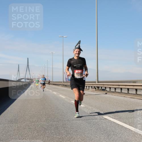 03.10.2025 - Köhlbrandbrückenlauf Yannick Fuchs http://msf.ph/oto/9185116 03.10.2025 11:42:14 Position 3 6417 meine-sportfotos.de