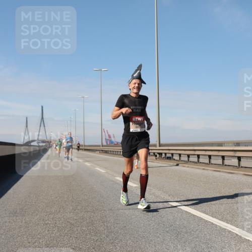 03.10.2025 - Köhlbrandbrückenlauf Yannick Fuchs http://msf.ph/oto/9185117 03.10.2025 11:42:15 Position 3 6417 meine-sportfotos.de