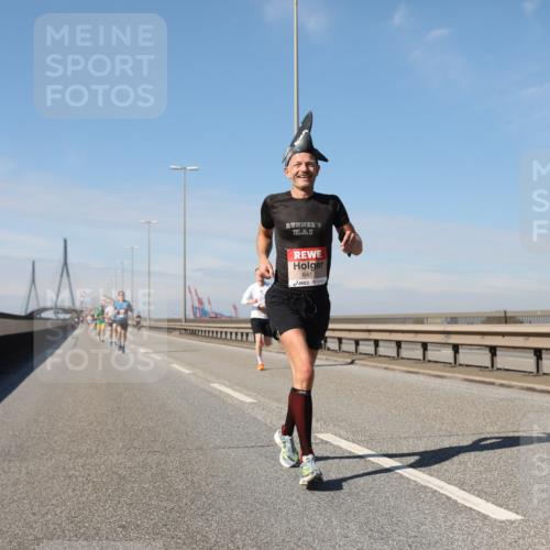 03.10.2025 - Köhlbrandbrückenlauf Yannick Fuchs http://msf.ph/oto/9185121 03.10.2025 11:42:15 Position 3 6417 meine-sportfotos.de