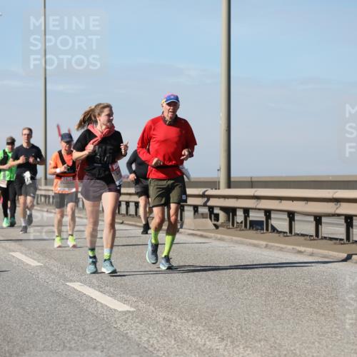 03.10.2025 - Köhlbrandbrückenlauf Yannick Fuchs http://msf.ph/oto/9185122 03.10.2025 12:03:28 Position 3  meine-sportfotos.de