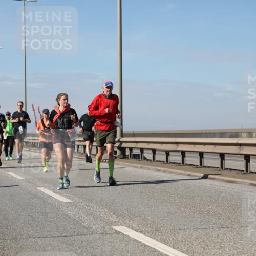 03.10.2025 - Köhlbrandbrückenlauf Yannick Fuchs http://msf.ph/oto/9185126 03.10.2025 12:03:29 Position 3  meine-sportfotos.de