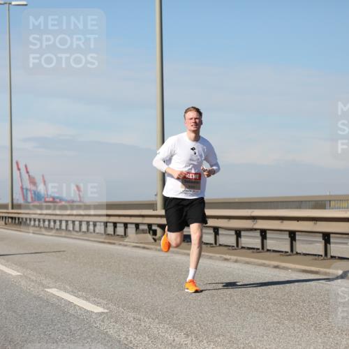 03.10.2025 - Köhlbrandbrückenlauf Yannick Fuchs http://msf.ph/oto/9185129 03.10.2025 11:42:16 Position 3 4491 meine-sportfotos.de