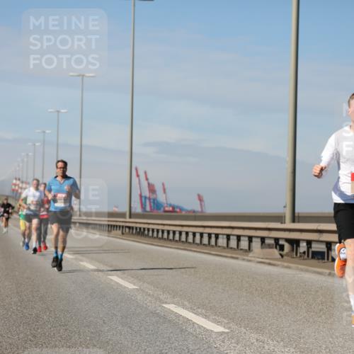 03.10.2025 - Köhlbrandbrückenlauf Yannick Fuchs http://msf.ph/oto/9185133 03.10.2025 11:42:16 Position 3 4491 meine-sportfotos.de