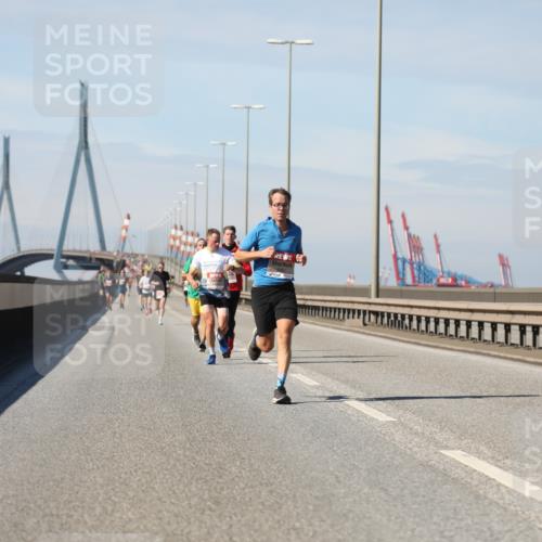 03.10.2025 - Köhlbrandbrückenlauf Yannick Fuchs http://msf.ph/oto/9185136 03.10.2025 11:42:17 Position 3  meine-sportfotos.de
