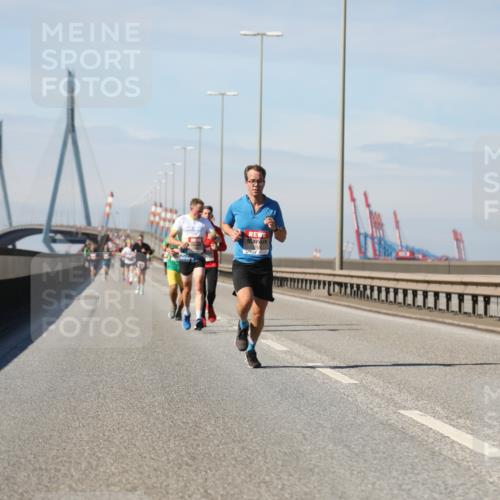 03.10.2025 - Köhlbrandbrückenlauf Yannick Fuchs http://msf.ph/oto/9185138 03.10.2025 11:42:17 Position 3  meine-sportfotos.de