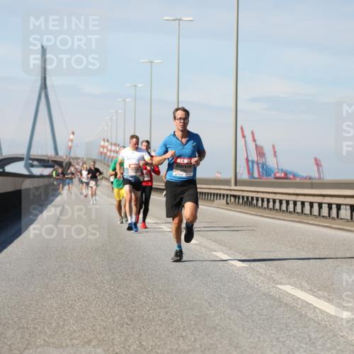 03.10.2025 - Köhlbrandbrückenlauf Yannick Fuchs http://msf.ph/oto/9185141 03.10.2025 11:42:17 Position 3  meine-sportfotos.de