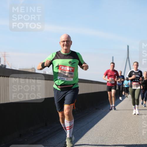 03.10.2025 - Köhlbrandbrückenlauf Yannick Fuchs http://msf.ph/oto/9185146 03.10.2025 12:03:31 Position 3 5708 meine-sportfotos.de