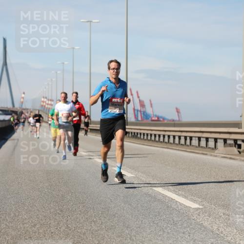 03.10.2025 - Köhlbrandbrückenlauf Yannick Fuchs http://msf.ph/oto/9185149 03.10.2025 11:42:18 Position 3  meine-sportfotos.de