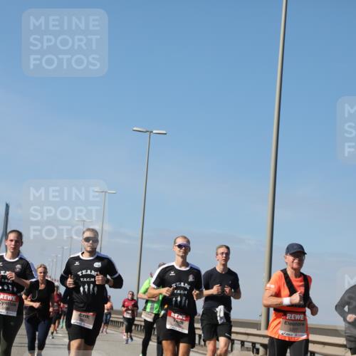 03.10.2025 - Köhlbrandbrückenlauf Yannick Fuchs http://msf.ph/oto/9185151 03.10.2025 12:03:32 Position 3 5888, 5887, 5277 meine-sportfotos.de