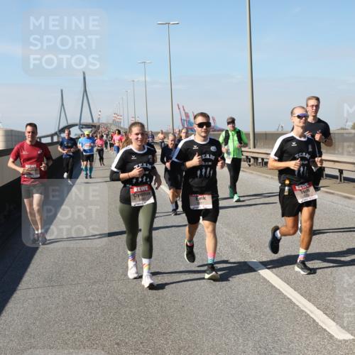 03.10.2025 - Köhlbrandbrückenlauf Yannick Fuchs http://msf.ph/oto/9185162 03.10.2025 12:03:34 Position 3 5277 meine-sportfotos.de