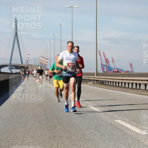 03.10.2025 - Köhlbrandbrückenlauf Yannick Fuchs http://msf.ph/oto/9185170 03.10.2025 11:42:21 Position 3 615 meine-sportfotos.de