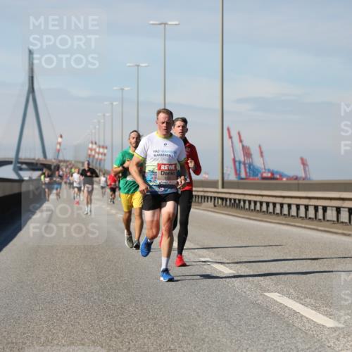 03.10.2025 - Köhlbrandbrückenlauf Yannick Fuchs http://msf.ph/oto/9185172 03.10.2025 11:42:21 Position 3 6152 meine-sportfotos.de