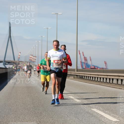 03.10.2025 - Köhlbrandbrückenlauf Yannick Fuchs http://msf.ph/oto/9185173 03.10.2025 11:42:21 Position 3 6152 meine-sportfotos.de