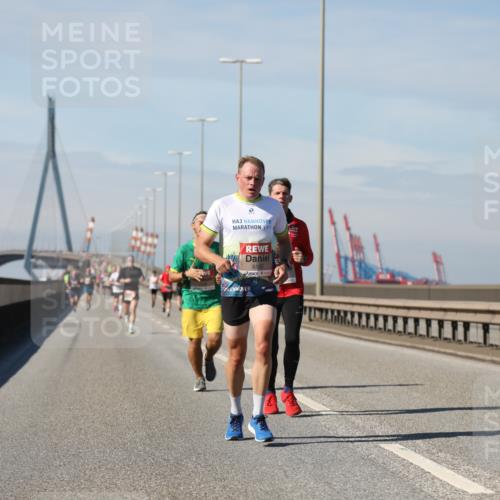 03.10.2025 - Köhlbrandbrückenlauf Yannick Fuchs http://msf.ph/oto/9185177 03.10.2025 11:42:21 Position 3 6152 meine-sportfotos.de