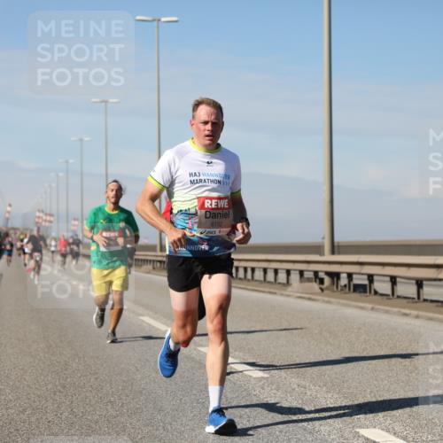 03.10.2025 - Köhlbrandbrückenlauf Yannick Fuchs http://msf.ph/oto/9185190 03.10.2025 11:42:23 Position 3 6152 meine-sportfotos.de