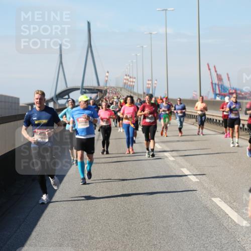 03.10.2025 - Köhlbrandbrückenlauf Yannick Fuchs http://msf.ph/oto/9185191 03.10.2025 12:03:37 Position 3  meine-sportfotos.de