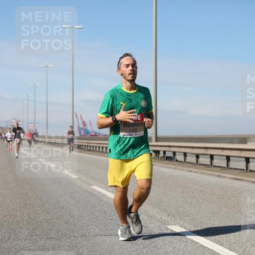 03.10.2025 - Köhlbrandbrückenlauf Yannick Fuchs http://msf.ph/oto/9185206 03.10.2025 11:42:25 Position 3 4102 meine-sportfotos.de