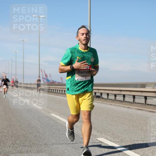 03.10.2025 - Köhlbrandbrückenlauf Yannick Fuchs http://msf.ph/oto/9185208 03.10.2025 11:42:25 Position 3 4102 meine-sportfotos.de