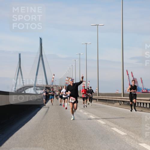 03.10.2025 - Köhlbrandbrückenlauf Yannick Fuchs http://msf.ph/oto/9185213 03.10.2025 11:42:27 Position 3  meine-sportfotos.de
