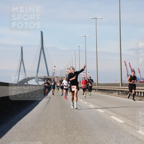 03.10.2025 - Köhlbrandbrückenlauf Yannick Fuchs http://msf.ph/oto/9185215 03.10.2025 11:42:27 Position 3  meine-sportfotos.de