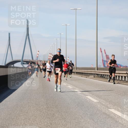 03.10.2025 - Köhlbrandbrückenlauf Yannick Fuchs http://msf.ph/oto/9185220 03.10.2025 11:42:27 Position 3  meine-sportfotos.de