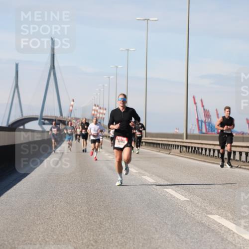 03.10.2025 - Köhlbrandbrückenlauf Yannick Fuchs http://msf.ph/oto/9185225 03.10.2025 11:42:28 Position 3  meine-sportfotos.de