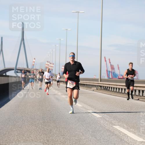 03.10.2025 - Köhlbrandbrückenlauf Yannick Fuchs http://msf.ph/oto/9185233 03.10.2025 11:42:29 Position 3  meine-sportfotos.de