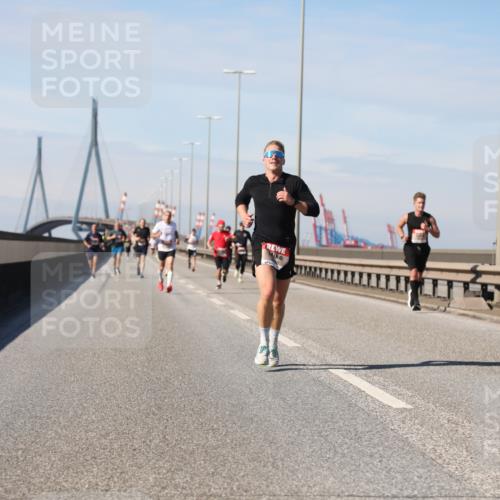 03.10.2025 - Köhlbrandbrückenlauf Yannick Fuchs http://msf.ph/oto/9185245 03.10.2025 11:42:30 Position 3  meine-sportfotos.de