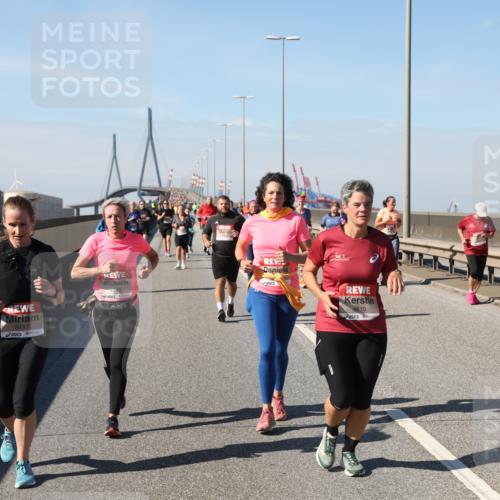 03.10.2025 - Köhlbrandbrückenlauf Yannick Fuchs http://msf.ph/oto/9185246 03.10.2025 12:03:44 Position 3 5117, 4810 meine-sportfotos.de