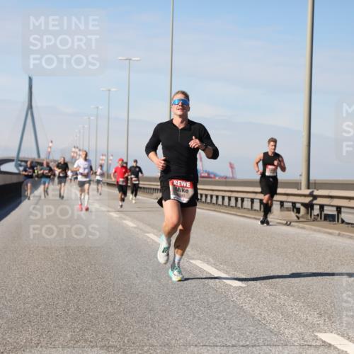 03.10.2025 - Köhlbrandbrückenlauf Yannick Fuchs http://msf.ph/oto/9185249 03.10.2025 11:42:31 Position 3 4248 meine-sportfotos.de
