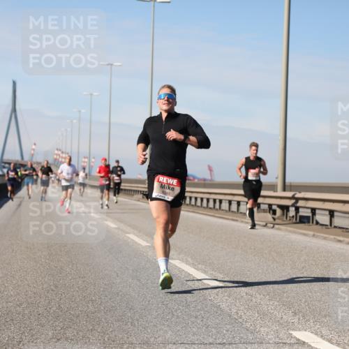 03.10.2025 - Köhlbrandbrückenlauf Yannick Fuchs http://msf.ph/oto/9185250 03.10.2025 11:42:31 Position 3 4248 meine-sportfotos.de